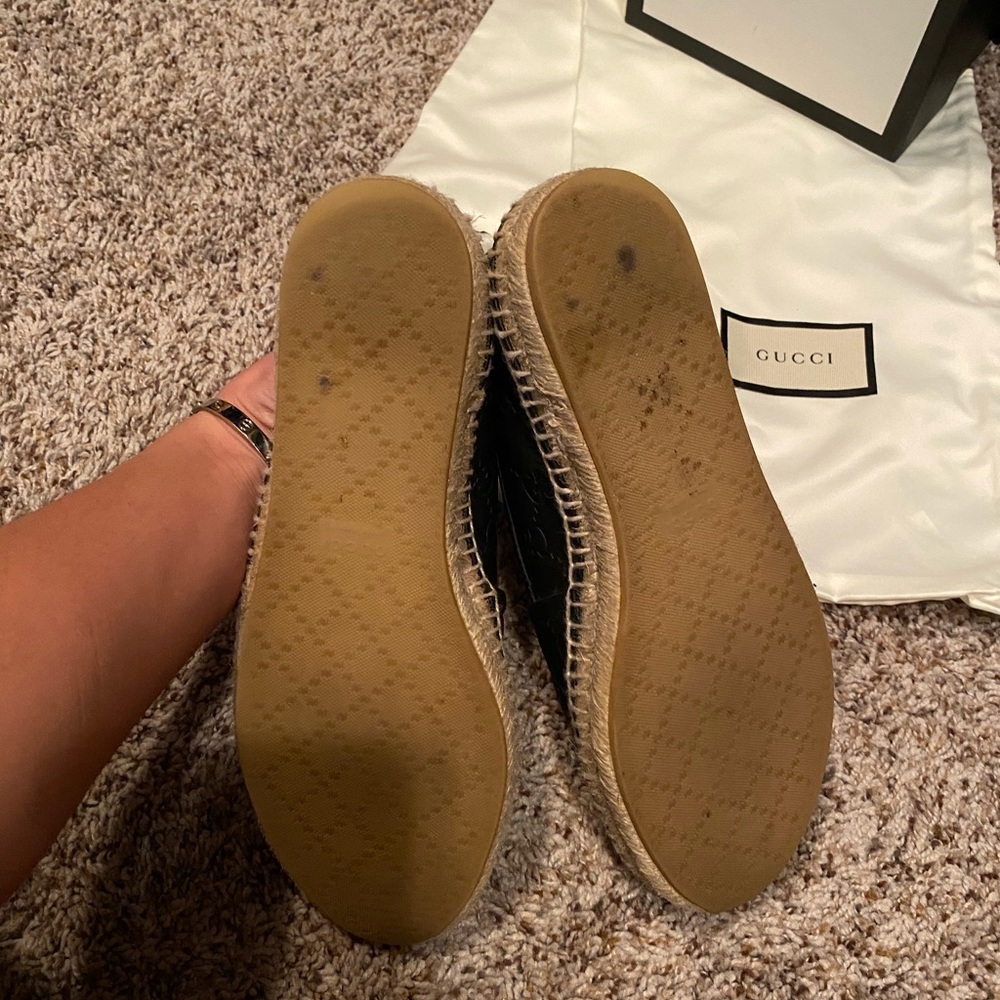 Like new, Black Leather authentic GUCCI espadrille - Picture 6 of 7
